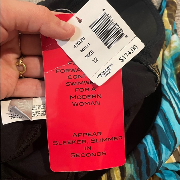 NWT MiracleSuit ||one-piece vibrant bold animal print Vixen magic suitSize 12. - Picture 7 of 11